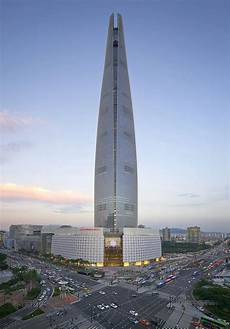 拥有近400个45U机柜机架